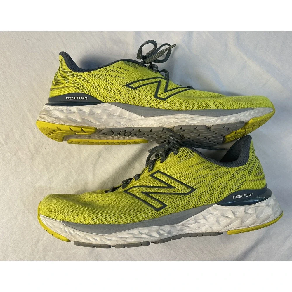 New Balance Men's Fresh Foam‎ 880v11  Size 14 Sulphur Yellow/Ocean Grey  M880Y11
